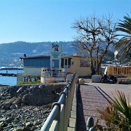Prima Linea Centralissimo Sul Mare * Σαν Ρέμο